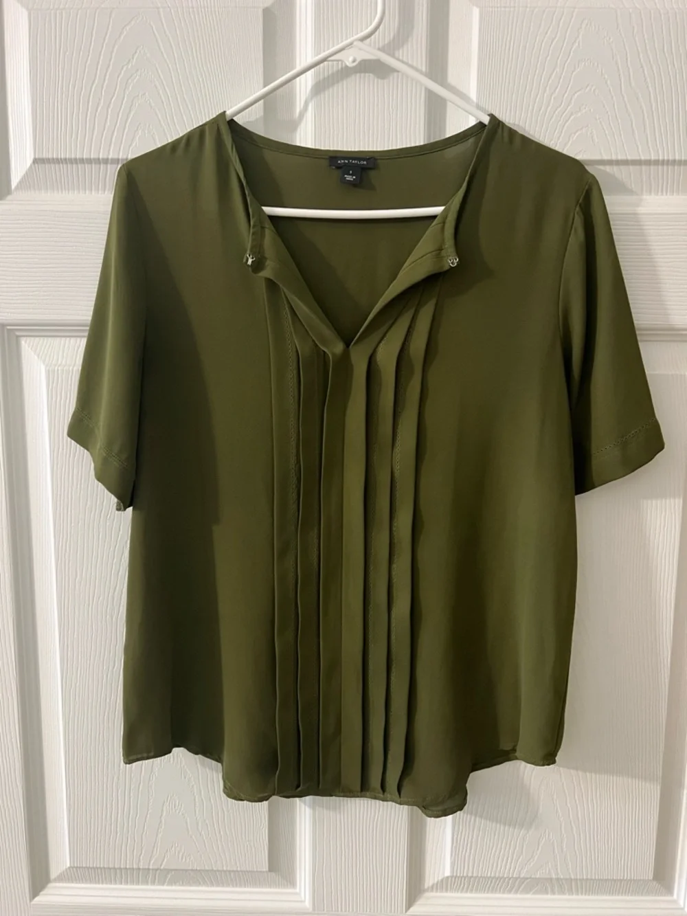 Ann Taylor Olive Green Pleated Blouse - Picture 1 of 4